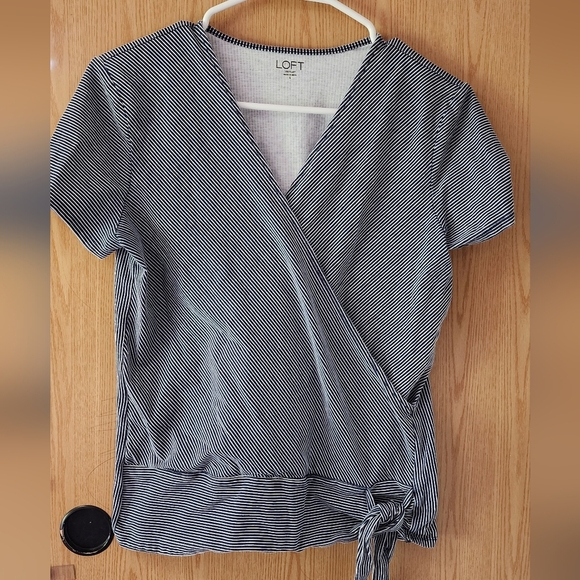 LOFT Gray Wrap Blouse with Short Sleeves and Tie Front - Picture 1 of 5